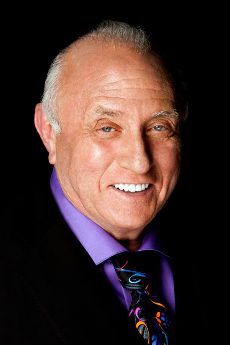 Richard Bandler rindo, o pai da PNL